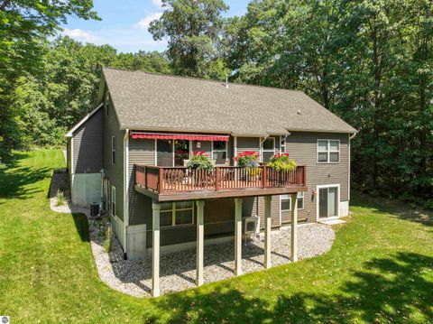 Tiny photo for 180 Hunters Ridge, Cadillac, MI 49601 (MLS # 1942204)