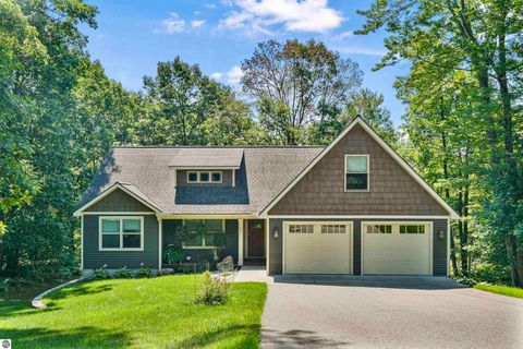 Tiny photo for 180 Hunters Ridge, Cadillac, MI 49601 (MLS # 1942204)