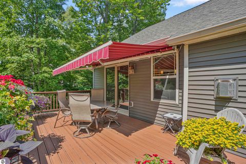 Tiny photo for 180 Hunters Ridge, Cadillac, MI 49601 (MLS # 1942204)