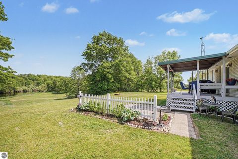 Tiny photo for 4389 Pine River Road, St Louis, MI 48880 (MLS # 1945756)