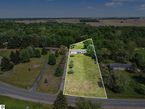 Tiny photo for 4389 Pine River Road, St Louis, MI 48880 (MLS # 1945756)