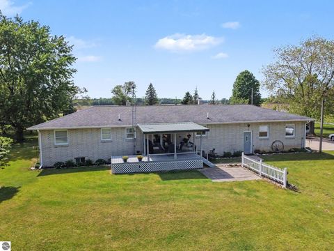 Tiny photo for 4389 Pine River Road, St Louis, MI 48880 (MLS # 1945756)