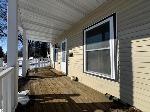 Tiny photo for 544 W Upton Avenue, Reed City, MI 49307 (MLS # 1942416)