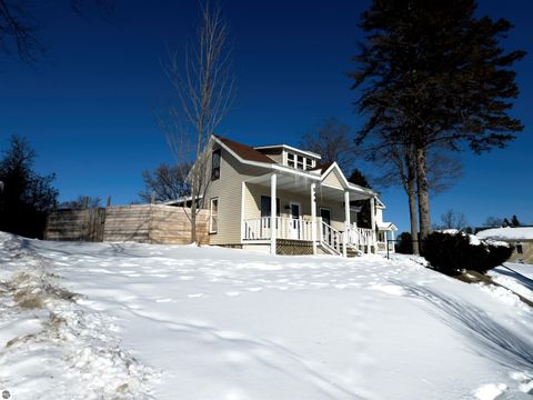 Tiny photo for 544 W Upton Avenue, Reed City, MI 49307 (MLS # 1942416)