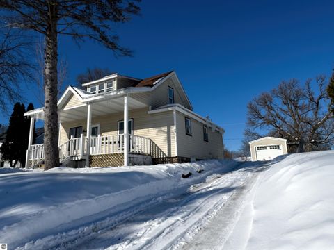 Tiny photo for 544 W Upton Avenue, Reed City, MI 49307 (MLS # 1942416)