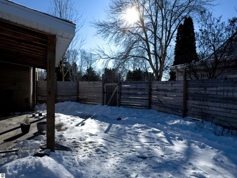 Tiny photo for 544 W Upton Avenue, Reed City, MI 49307 (MLS # 1942416)