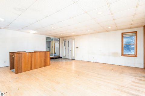 Tiny photo for 714 Leelanau Avenue, Frankfort, MI 49635 (MLS # 1941872)