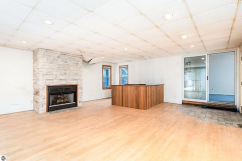 Tiny photo for 714 Leelanau Avenue, Frankfort, MI 49635 (MLS # 1941872)