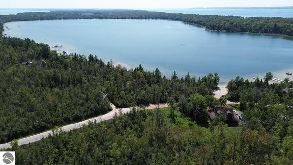 14222 BIRCH POINTE DR, KEWADIN, MI 49648 - Image 8454a2c3edd6c3e9146480da1d2e9cdc/3490506861