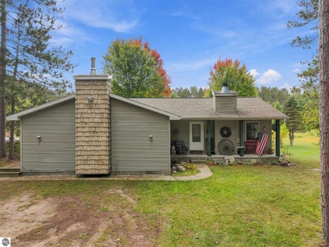 Tiny photo for 10590 Silsby Road, Roscommon, MI 48653 (MLS # 1951806)