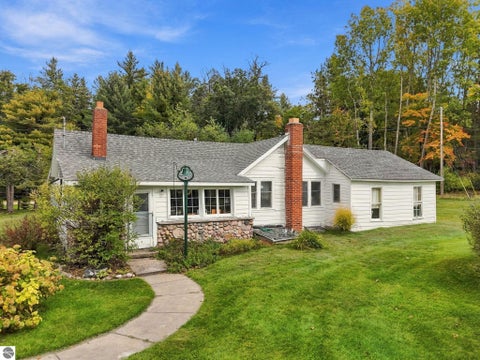 Tiny photo for 10590 Silsby Road, Roscommon, MI 48653 (MLS # 1951806)