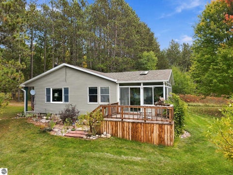 Tiny photo for 10590 Silsby Road, Roscommon, MI 48653 (MLS # 1951806)