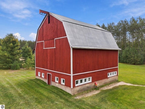 Tiny photo for 10590 Silsby Road, Roscommon, MI 48653 (MLS # 1951806)
