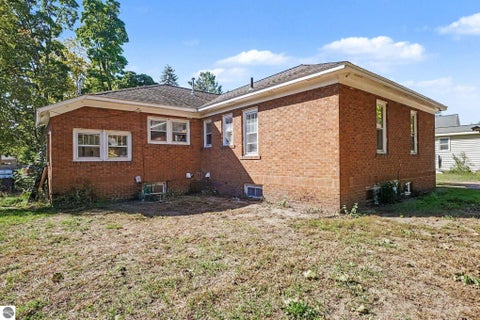 Tiny photo for 211 E Sixth ST, Clare, MI 48617 (MLS # 1951105)