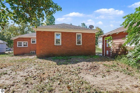 Tiny photo for 211 E Sixth ST, Clare, MI 48617 (MLS # 1951105)