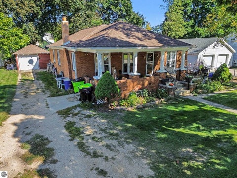 Tiny photo for 211 E Sixth ST, Clare, MI 48617 (MLS # 1951105)