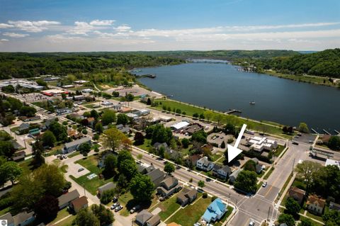 Tiny photo for 706 Forest Avenue, Frankfort, MI 49635 (MLS # 1942904)