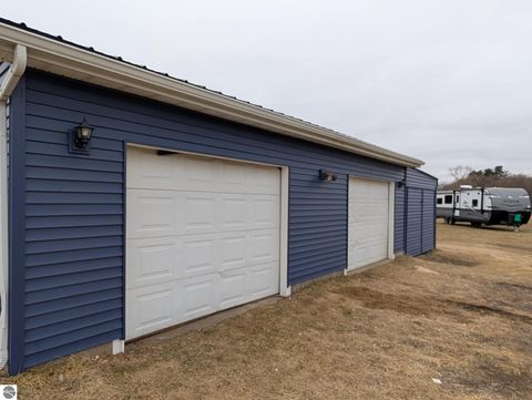 Tiny photo for 6930 E Willard Road, Vestaburg, MI 48891 (MLS # 1942992)