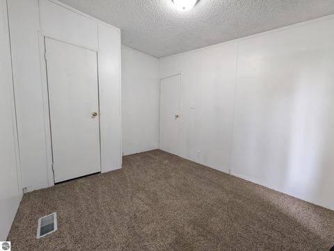 Tiny photo for 6930 E Willard Road, Vestaburg, MI 48891 (MLS # 1942992)