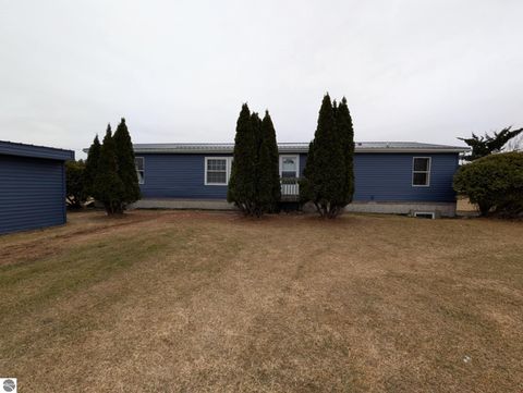 Tiny photo for 6930 E Willard Road, Vestaburg, MI 48891 (MLS # 1942992)