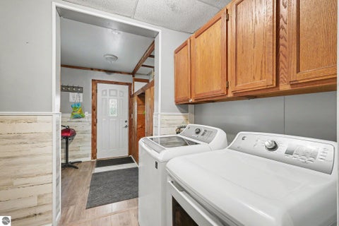 Tiny photo for 201 6th Avenue, Tawas City, MI 48763 (MLS # 1951263)