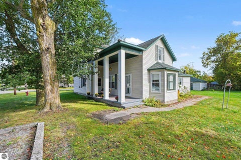 Tiny photo for 201 6th Avenue, Tawas City, MI 48763 (MLS # 1951263)