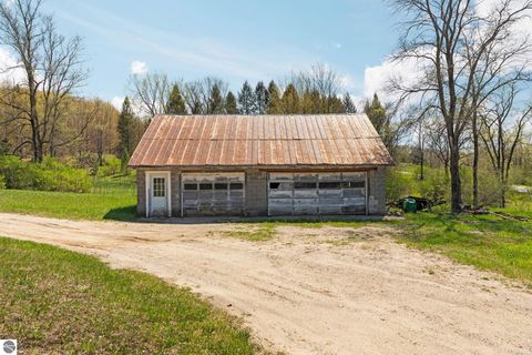 Tiny photo for 6828 E Lincoln Road, Cedar, MI 49621 (MLS # 1945132)