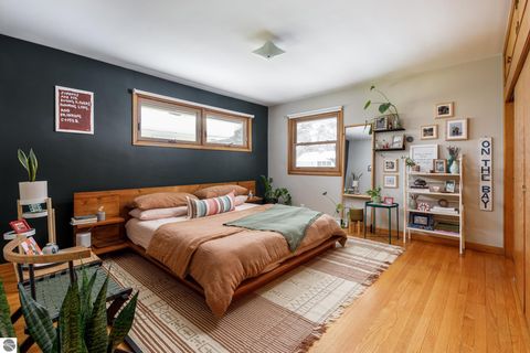 Tiny photo for 633 W Twelfth Street, Traverse City, MI 49684 (MLS # 1942181)