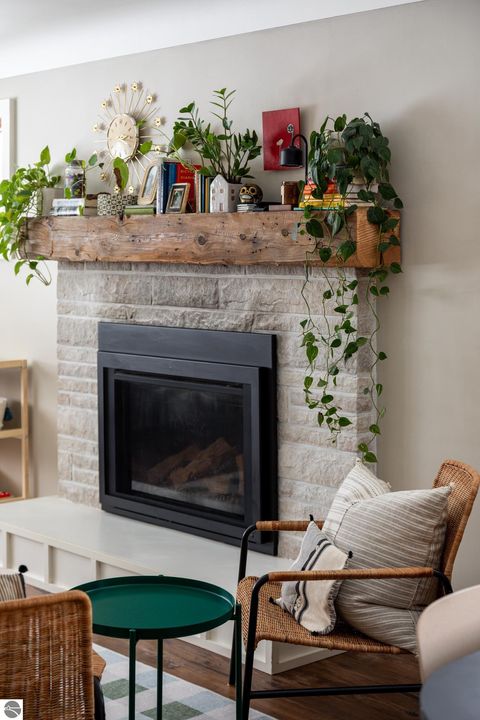 Tiny photo for 633 W Twelfth Street, Traverse City, MI 49684 (MLS # 1942181)