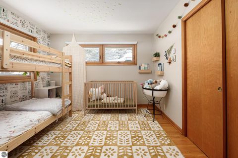 Tiny photo for 633 W Twelfth Street, Traverse City, MI 49684 (MLS # 1942181)