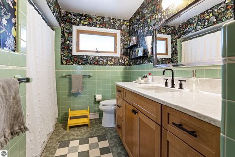 Tiny photo for 633 W Twelfth Street, Traverse City, MI 49684 (MLS # 1942181)