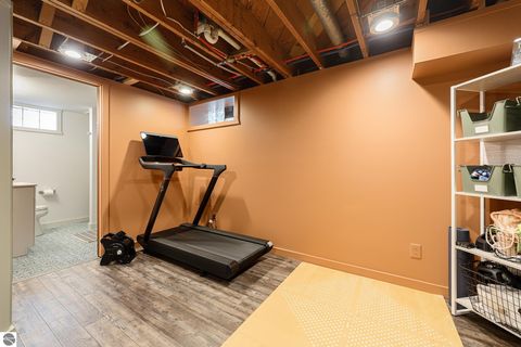 Tiny photo for 633 W Twelfth Street, Traverse City, MI 49684 (MLS # 1942181)