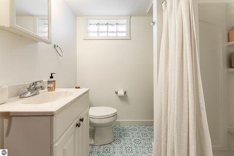 Tiny photo for 633 W Twelfth Street, Traverse City, MI 49684 (MLS # 1942181)