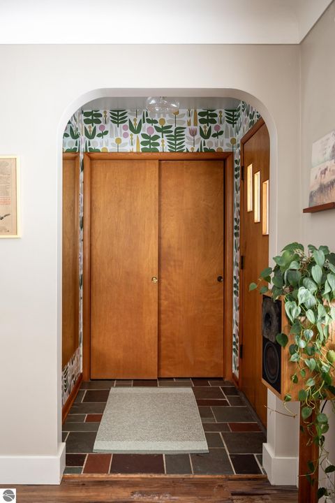 Tiny photo for 633 W Twelfth Street, Traverse City, MI 49684 (MLS # 1942181)