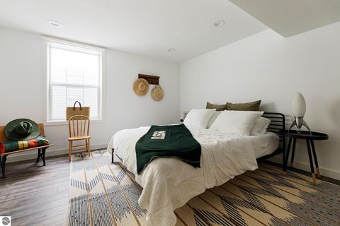 Tiny photo for 633 W Twelfth Street, Traverse City, MI 49684 (MLS # 1942181)