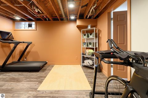 Tiny photo for 633 W Twelfth Street, Traverse City, MI 49684 (MLS # 1942181)