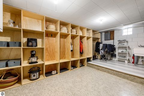 Tiny photo for 633 W Twelfth Street, Traverse City, MI 49684 (MLS # 1942181)