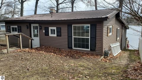 Photo of 1361 N Crooked Lake Drive, Lake, MI 48632 (MLS # 1942849)