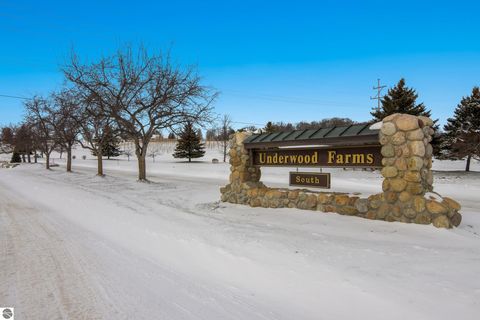 Tiny photo for 7852 Underwood Ridge, Traverse City, MI 49686 (MLS # 1942537)