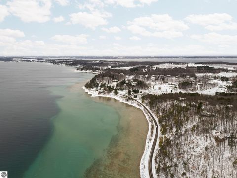 Tiny photo for 2991 Ojibwa Trail, Traverse City, MI 49686 (MLS # 1942042)