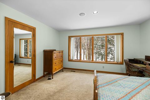 Tiny photo for 2991 Ojibwa Trail, Traverse City, MI 49686 (MLS # 1942042)