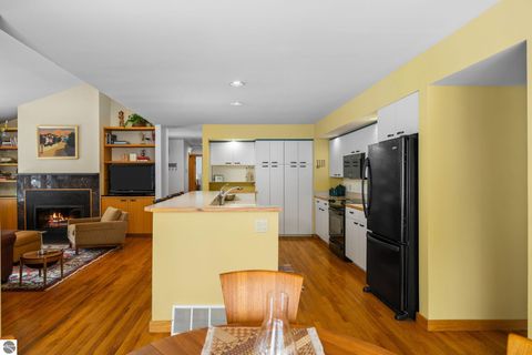 Tiny photo for 2991 Ojibwa Trail, Traverse City, MI 49686 (MLS # 1942042)