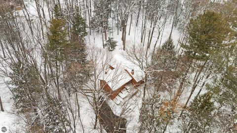 Tiny photo for 2991 Ojibwa Trail, Traverse City, MI 49686 (MLS # 1942042)