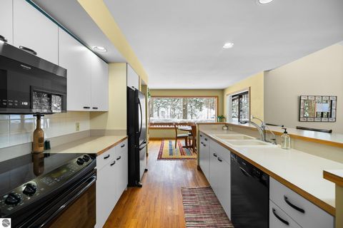 Tiny photo for 2991 Ojibwa Trail, Traverse City, MI 49686 (MLS # 1942042)