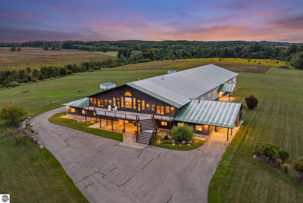 130 S PENINSULA RD, EAST JORDAN, MI 49727 - Image 899310569a981c070342cd3447c43d19/203473643