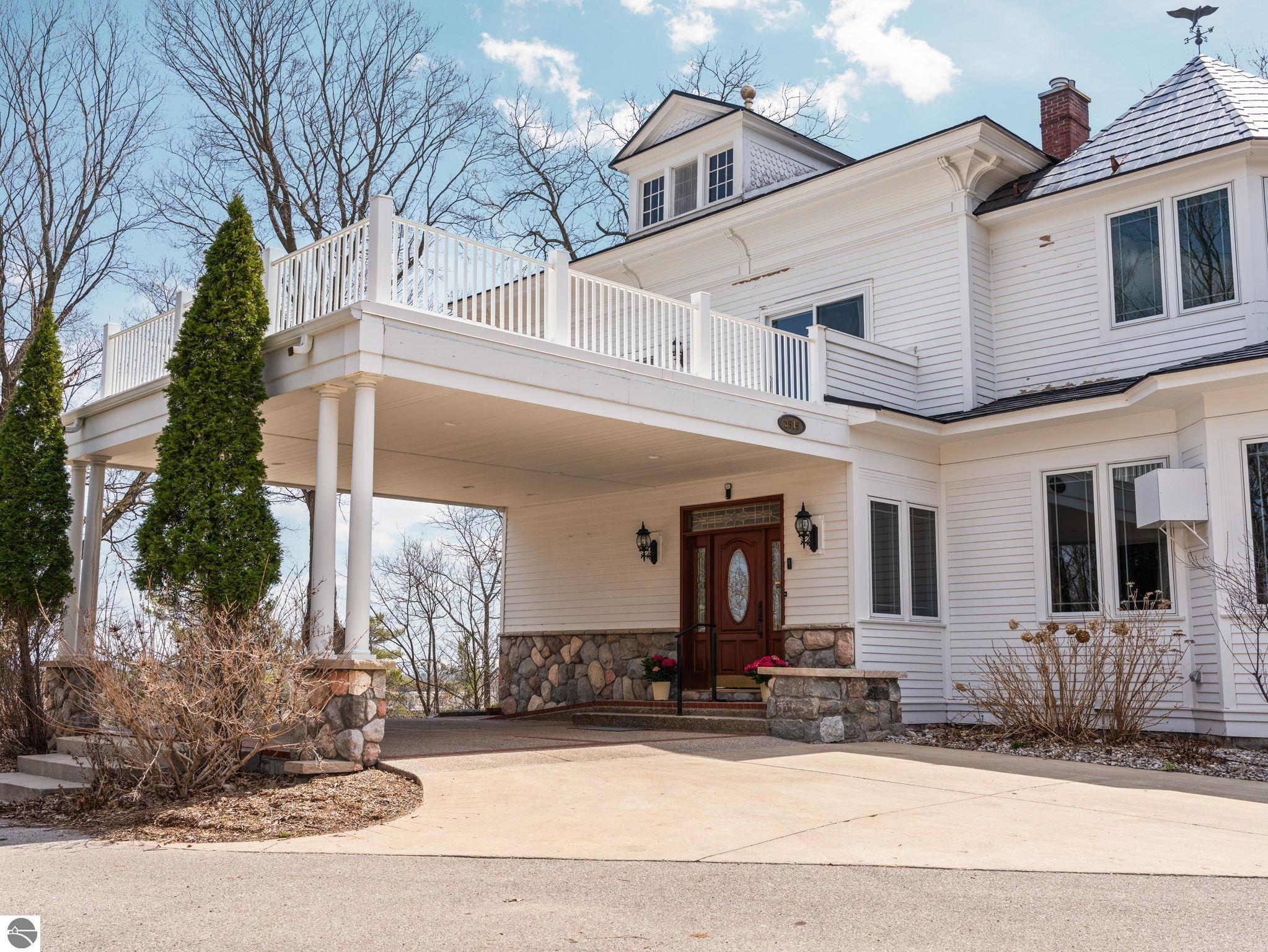 3515 Jefferson Rd, Traverse City, MI, 49684, USA, 5 Bedrooms Bedrooms, ,4 BathroomsBathrooms,Residential,Active,3515 Jefferson Rd,1944602