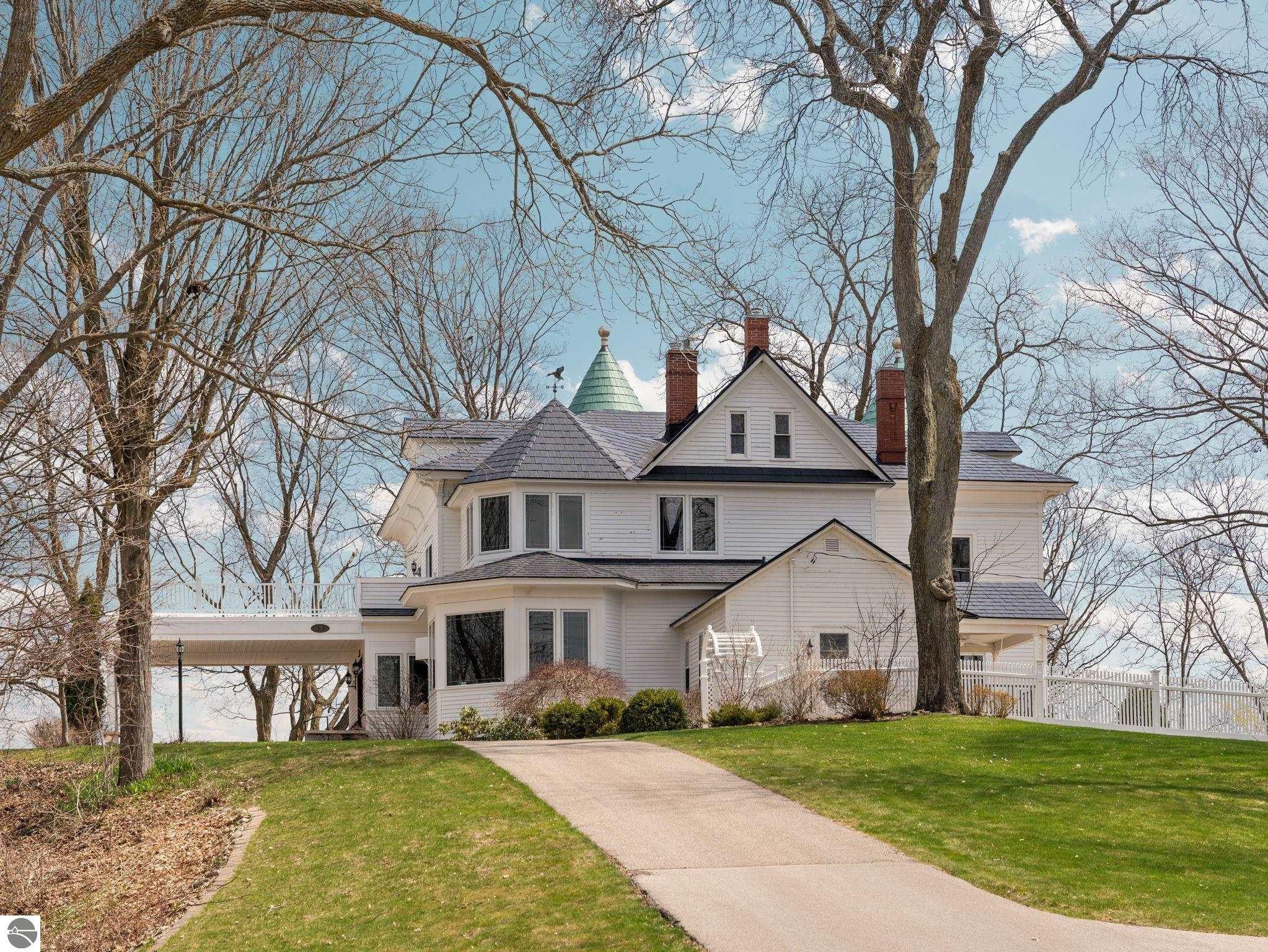 3515 Jefferson Rd, Traverse City, MI, 49684, USA, 5 Bedrooms Bedrooms, ,4 BathroomsBathrooms,Residential,Active,3515 Jefferson Rd,1944602