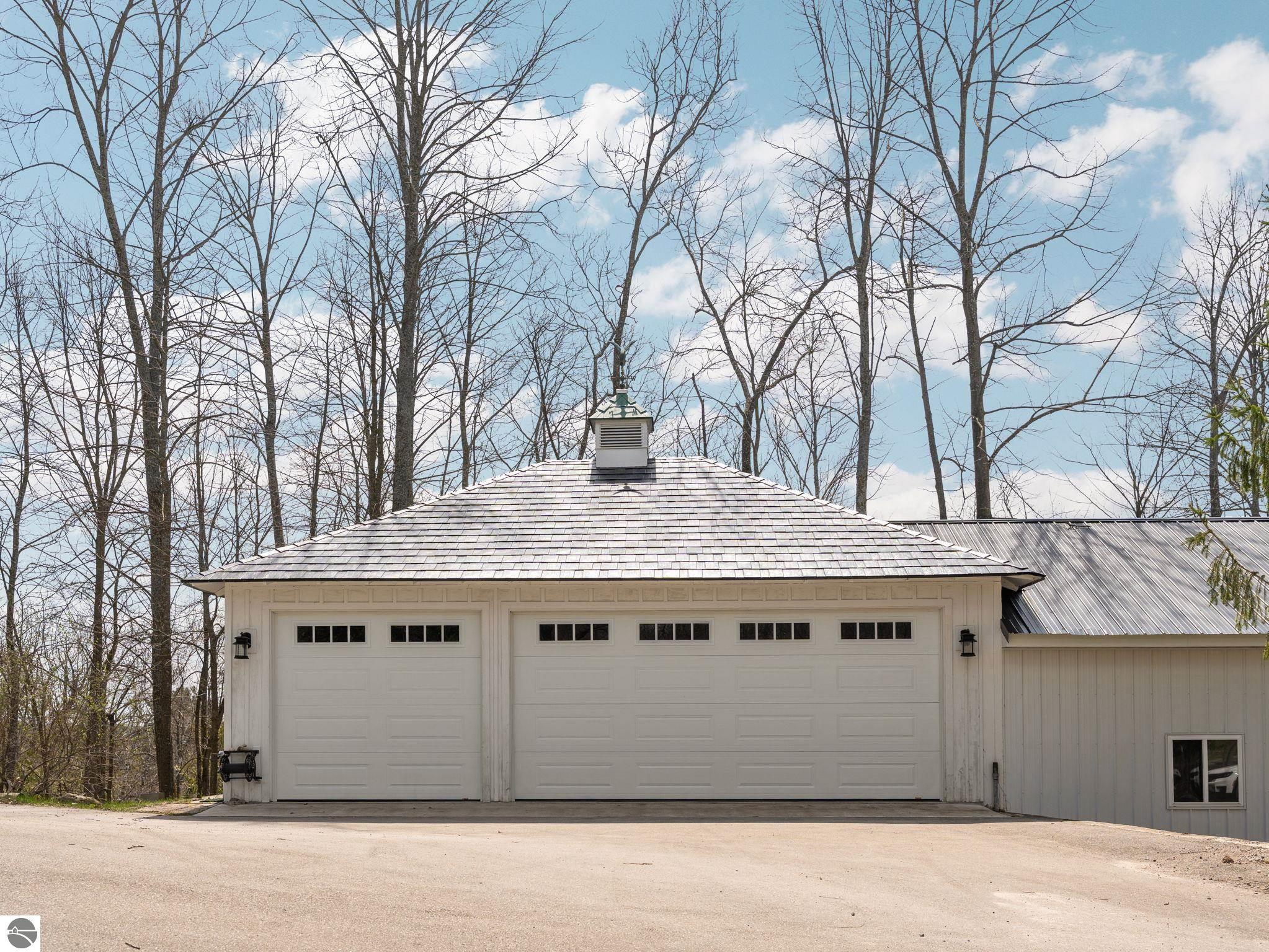 3515 Jefferson Rd, Traverse City, MI, 49684, USA, 5 Bedrooms Bedrooms, ,4 BathroomsBathrooms,Residential,Active,3515 Jefferson Rd,1944602