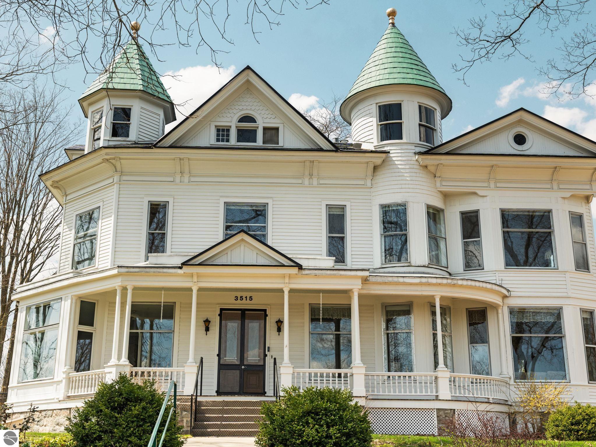 3515 Jefferson Rd, Traverse City, MI, 49684, USA, 5 Bedrooms Bedrooms, ,4 BathroomsBathrooms,Residential,Active,3515 Jefferson Rd,1944602