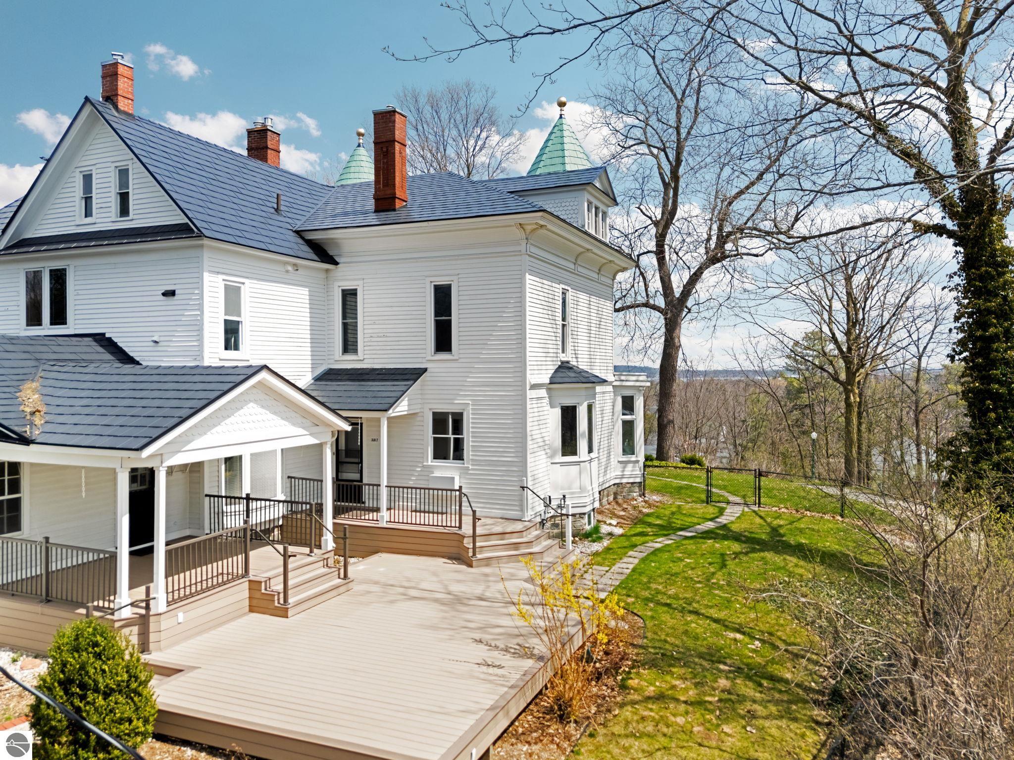 3515 Jefferson Rd, Traverse City, MI, 49684, USA, 5 Bedrooms Bedrooms, ,4 BathroomsBathrooms,Residential,Active,3515 Jefferson Rd,1944602